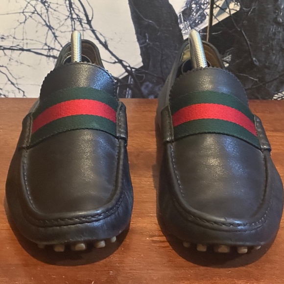 Gucci Black Leather Driving Loafer Shoes - Picture 2 of 8